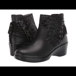 Ankle boots